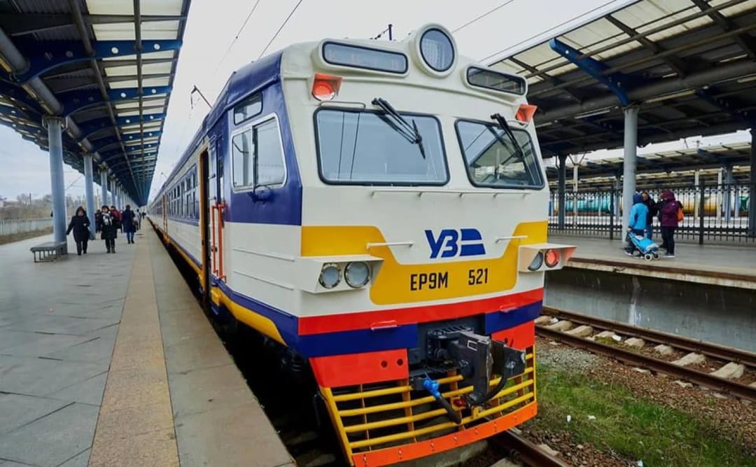 У Києві запустили 18 додаткових електричок між правим та лівим берегом