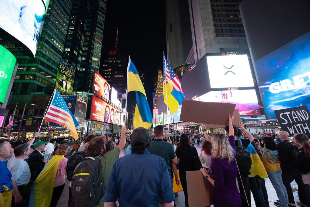 «Угоди коштують життів»: у центрі Нью-Йорка люди вийшли на акцію проти послаблення тиску на рф