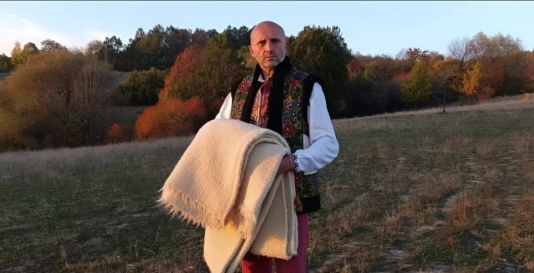 На Прикарпатті відродили й осучаснили давню технологію створення ліжників