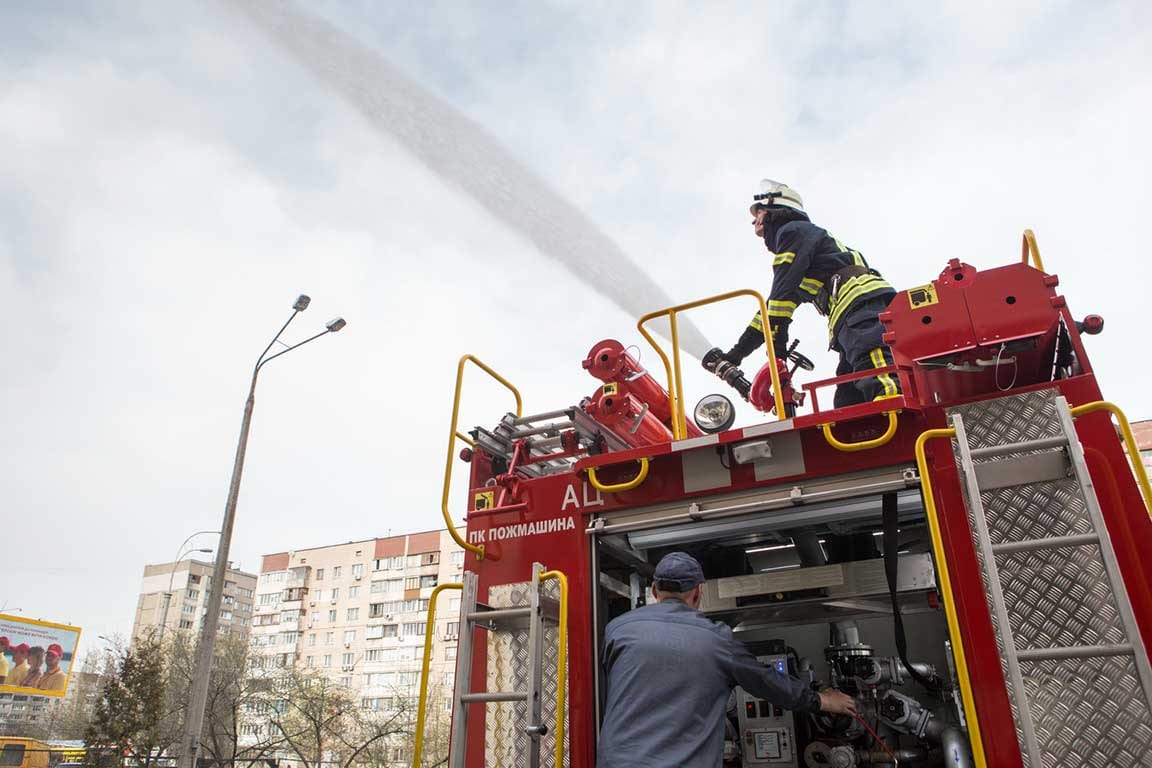Україна отримає 50 аварійно-рятувальних машин з Китаю
