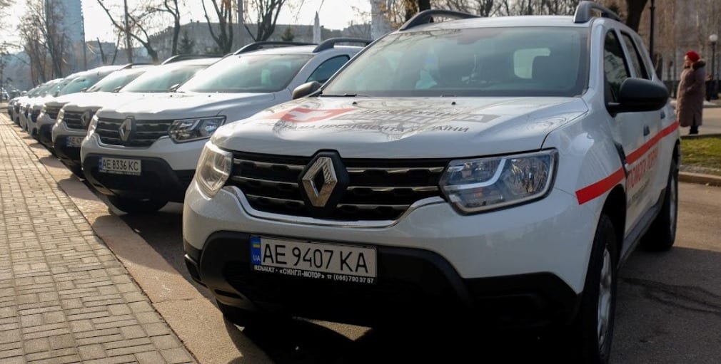 Сільським амбулаторіям Дніпропетровщини передали 10 нових автомобілів