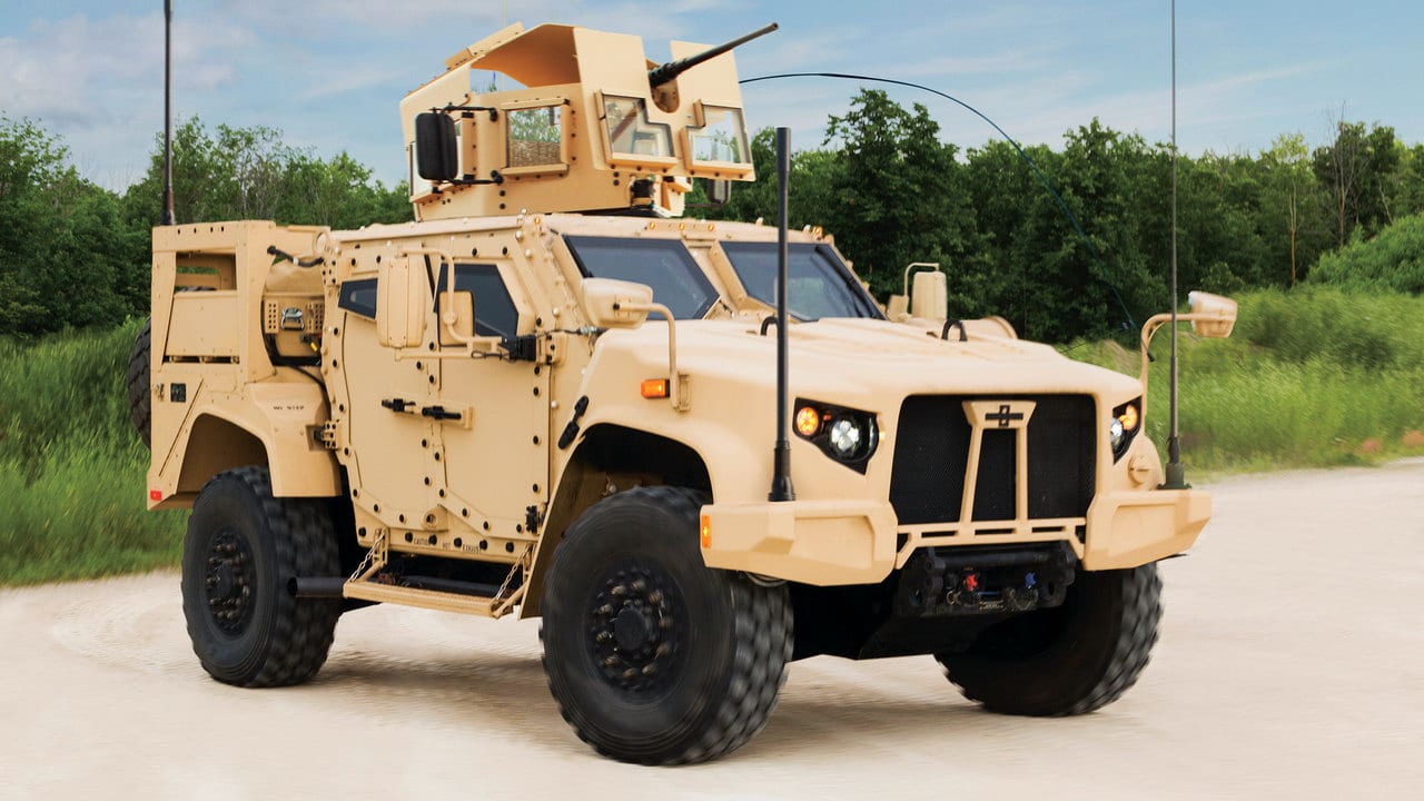 США передали українським військовим 35 джипів Hummer