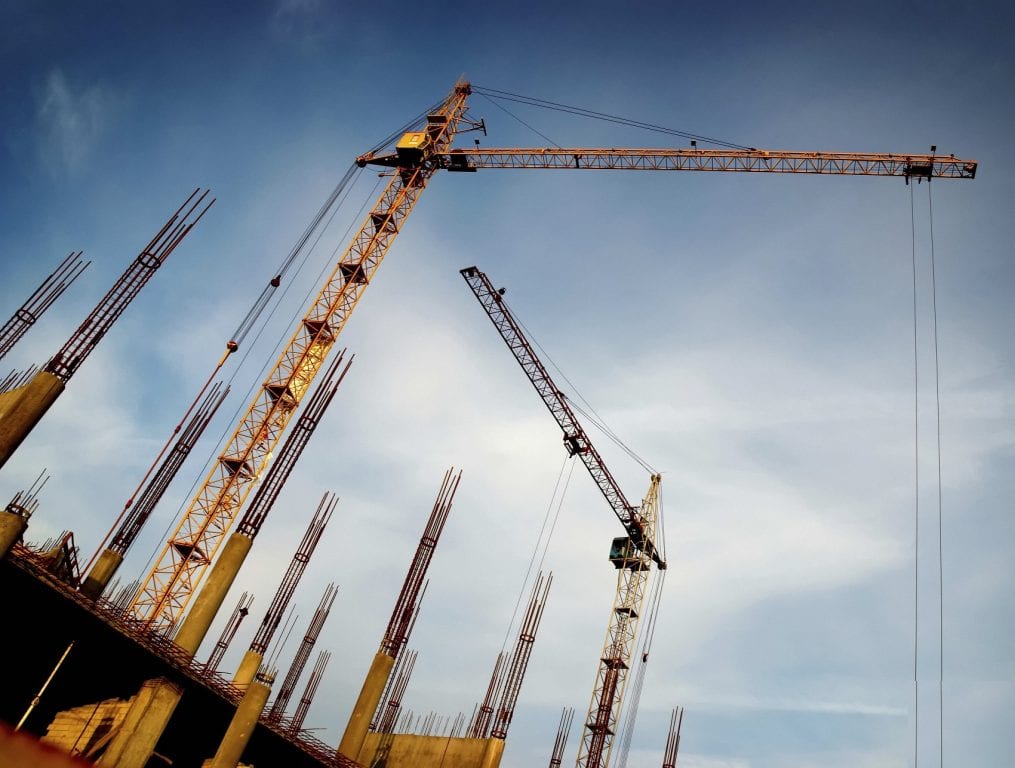 Уперше в історії України зносять незаконну багатоповерхівку