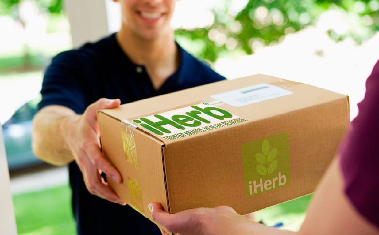 Нова Пошта доставлятиме з онлайн-магазину iHerb