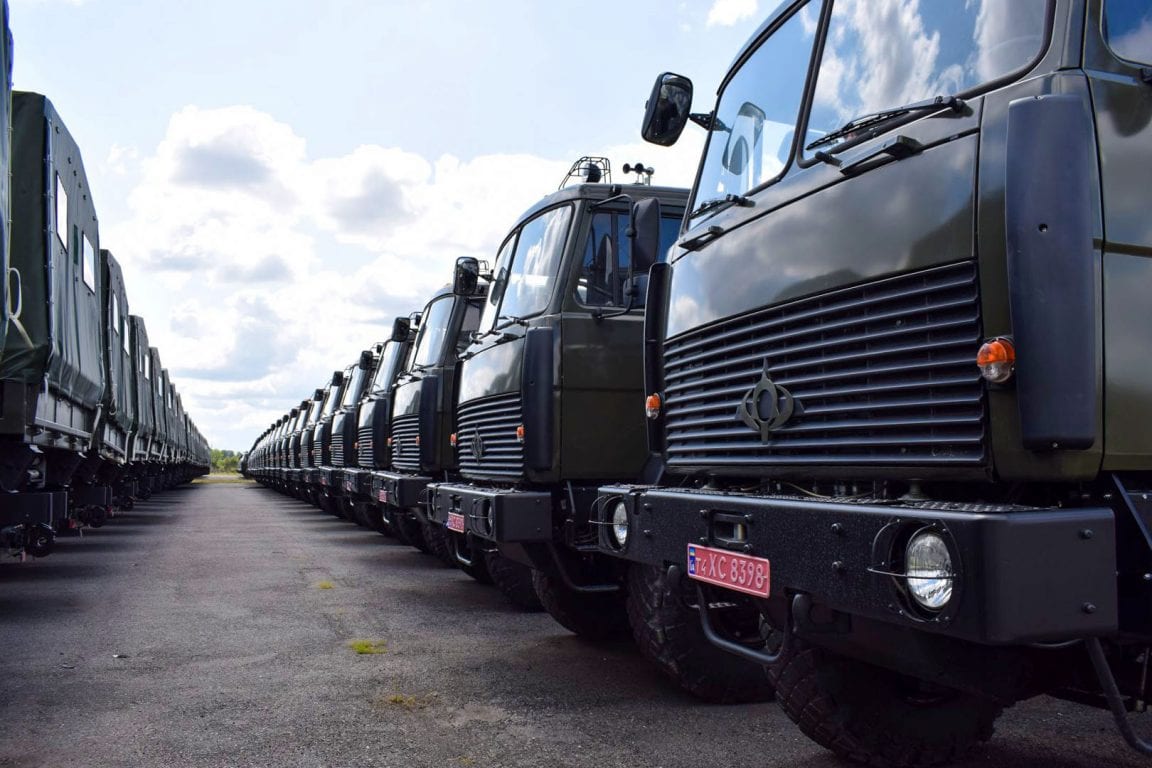 Українське військо отримало майже 100 нових МАЗів