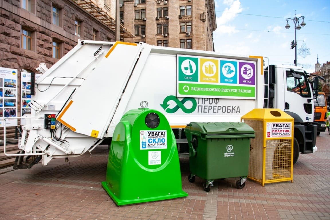 На сміттєвозах встановлять GPS-датчики, щоб вони не відвозили посортоване сміття на звалище
