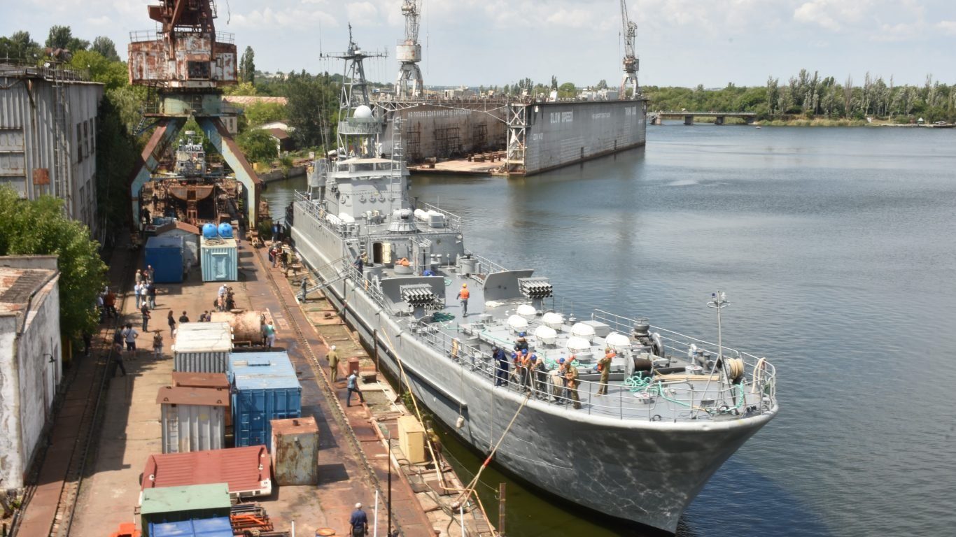 У Миколаєві розпочали ремонт найбільшого в країні десантного корабля
