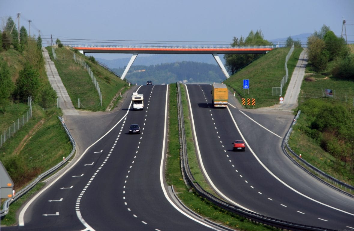 У 2020 році відновлять 4000 км доріг