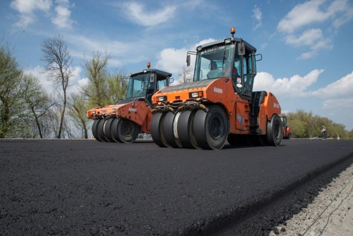 Скільки коштів виділять на будівництво доріг у 2020 році