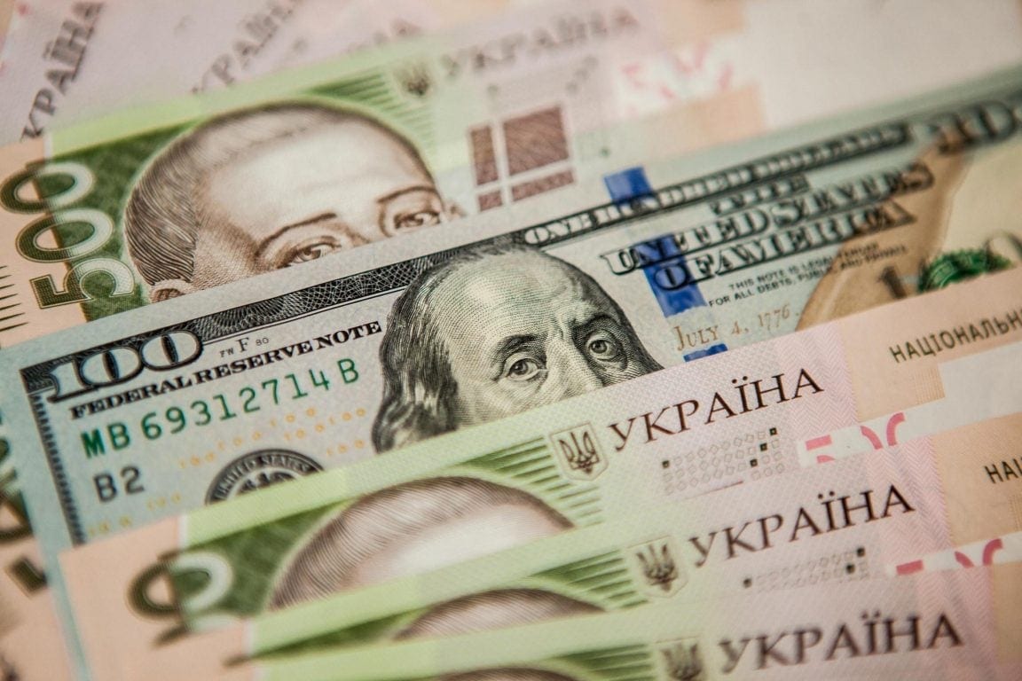 В уряді прогнозують, що зарплата українців зростатиме щороку: які цифри?