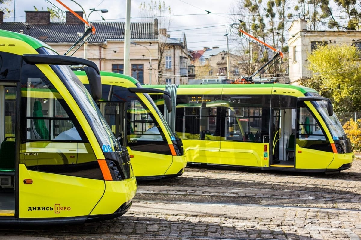 У Львові оголосили тендер на закупівлю 10 трамваїв і 100 автобусів