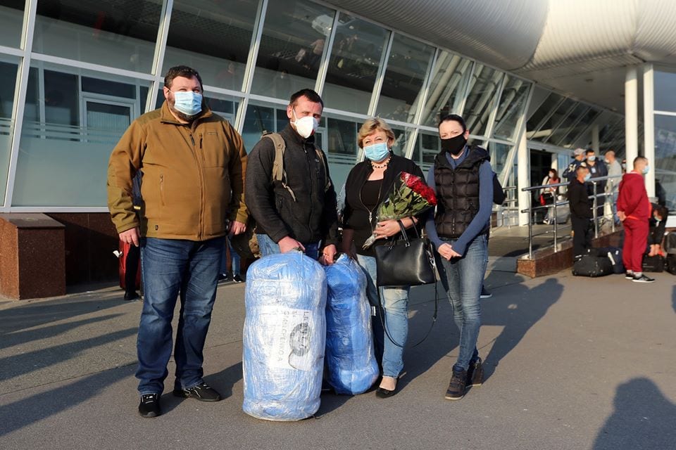 Українські полярники нарешті повернулися додому (ФОТО)