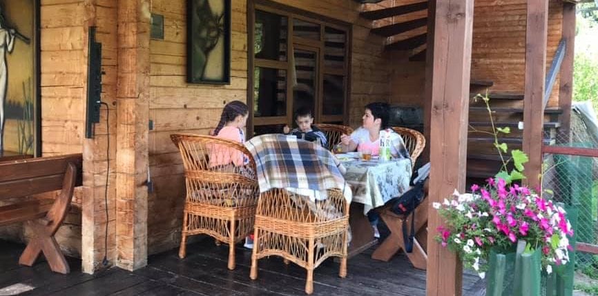Як на Закарпатті форелева ферма приваблює туристів (ВІДЕО)