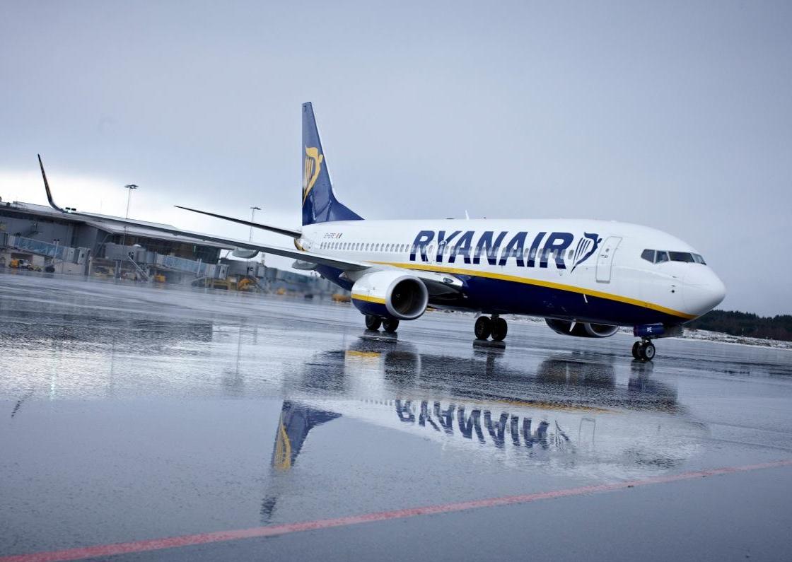 Ryanair відновлює понад 20 регулярних рейсів з України: подробиці