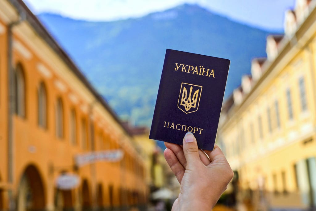 Український паспорт піднявся у світовому рейтингу