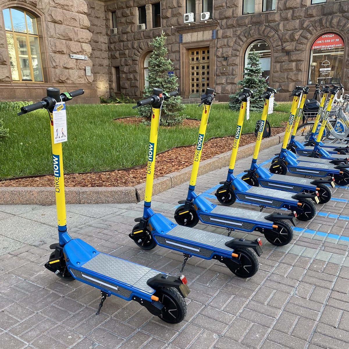 У столиці запустили сервіс оренди самокатів Bikenow