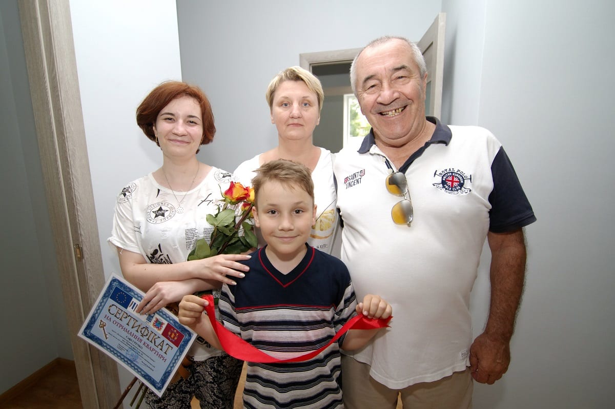 Родини переселенців отримали житло завдяки кредитам Європейського інвестиційного банку