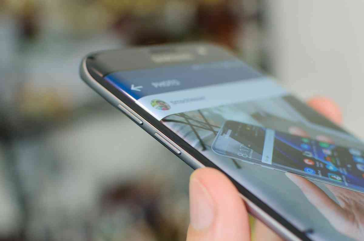 Samsung запускає в Україні програму утилізації старих телефонів