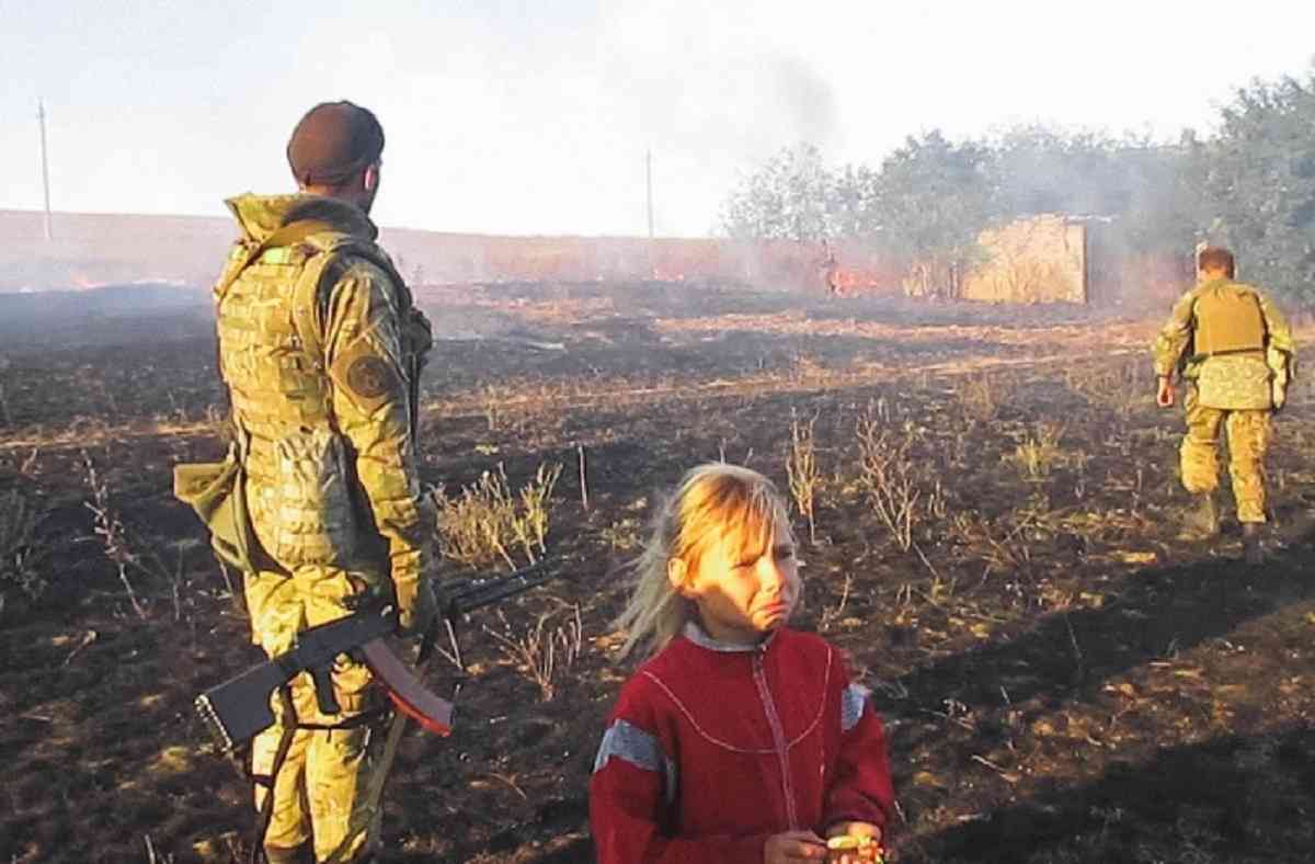 У кінотеатрах покажуть фільм «Зошит війни», створений із відеозаписів українських бійців