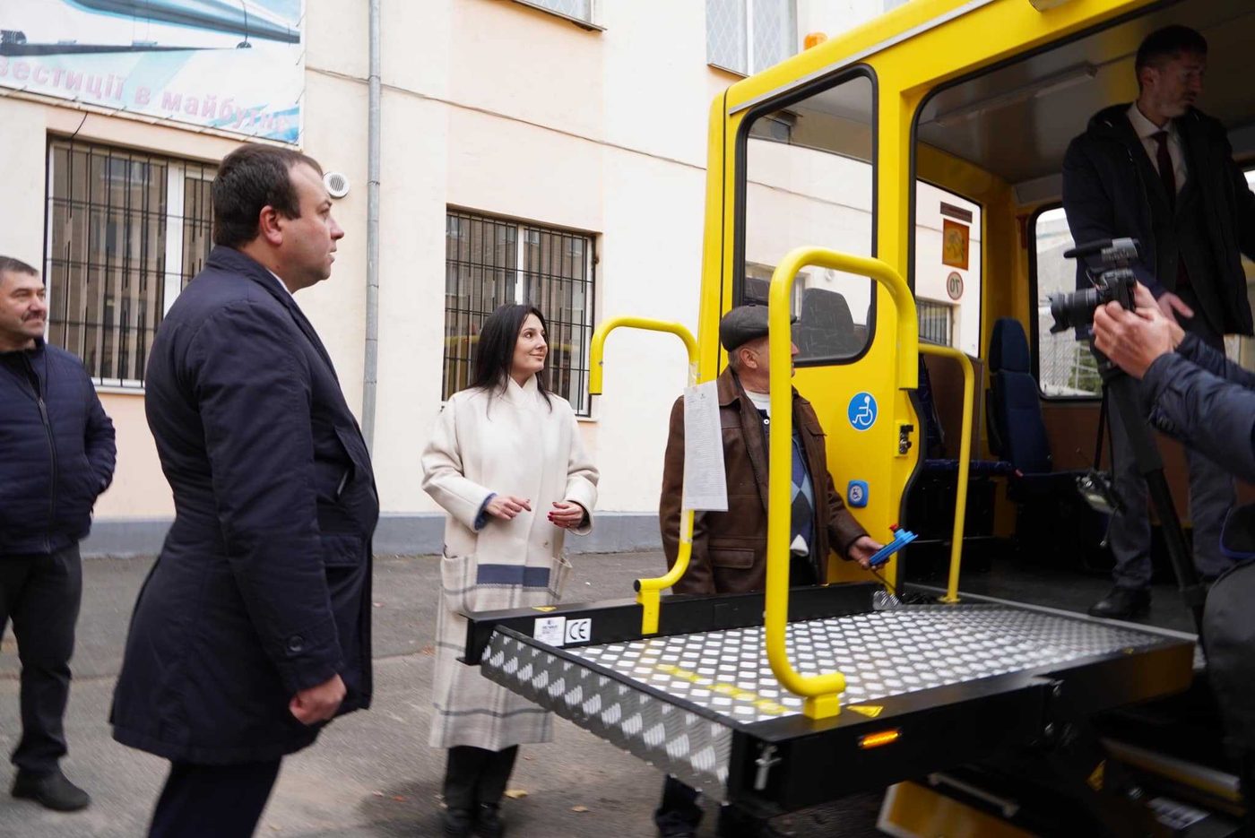 Громади Вінничини отримали 16 нових шкільних автобусів