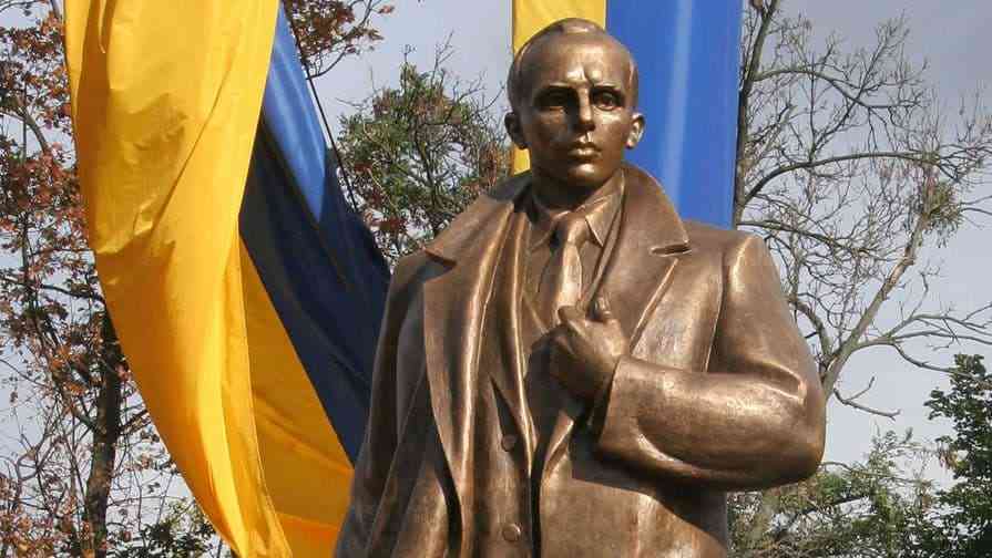 Українці підхопили челендж і всюди співають пісню «Батько наш Бандера» (ВІДЕО)