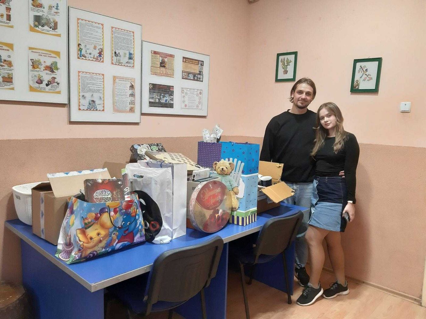 В Івано-Франківську молодята віддали свої весільні подарунки Центру реабілітації дітей