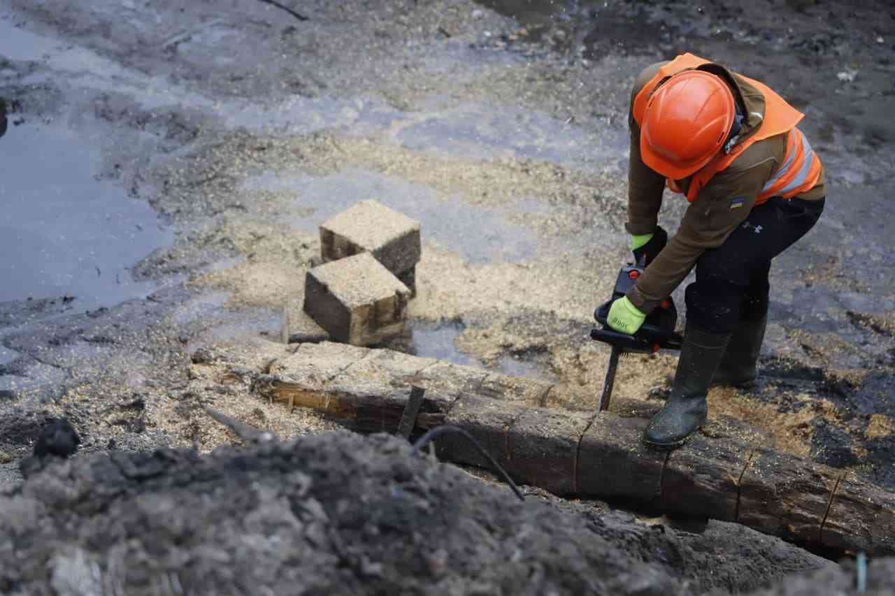 У Києві розчищують річку Либідь від засмічення: що виконали? (ФОТО)