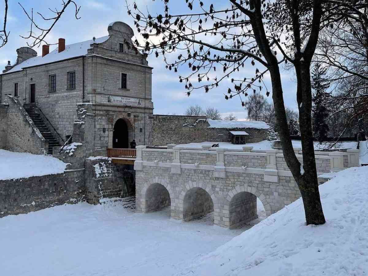У Збаразькому замку на Тернопільщині відреставрували  міст