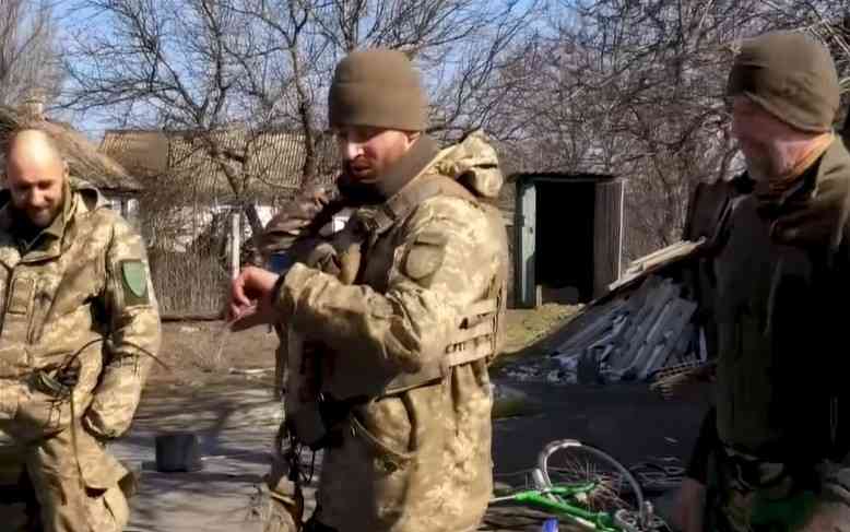 На Донеччині бійці 54 ОМБр відбили атаку росіян та захопили арсенал зброї (ВІДЕО)
