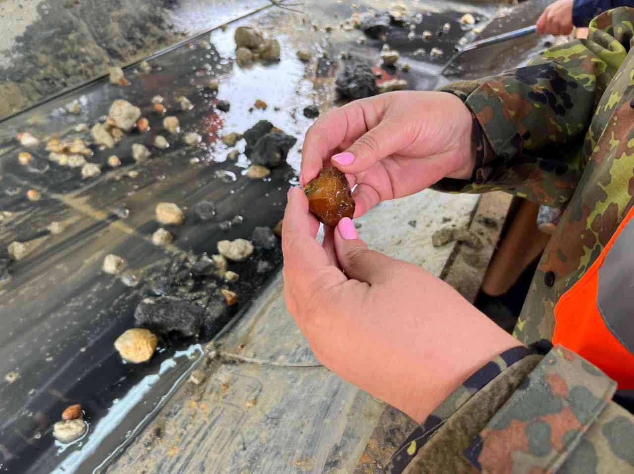 Рівненщина нарощує легальний видобуток бурштину (ФОТО)