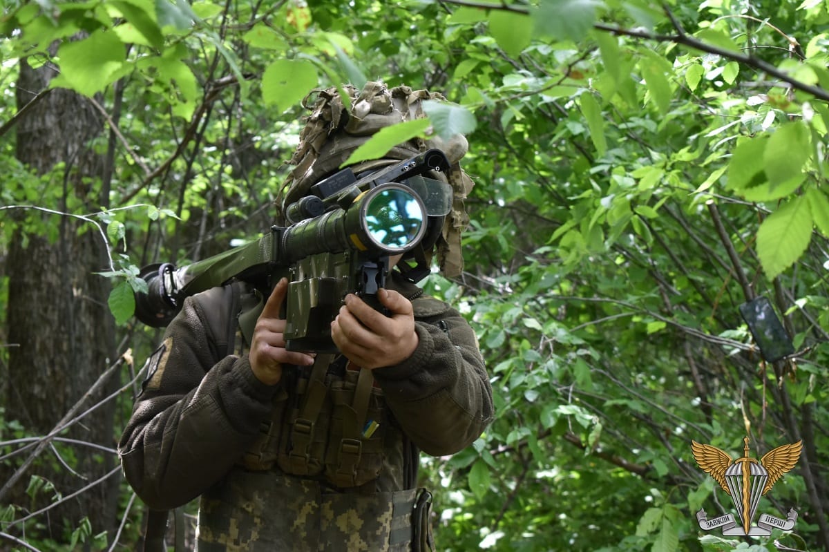 Українські протитанкісти знищили дві ворожі БМП (ВІДЕО)