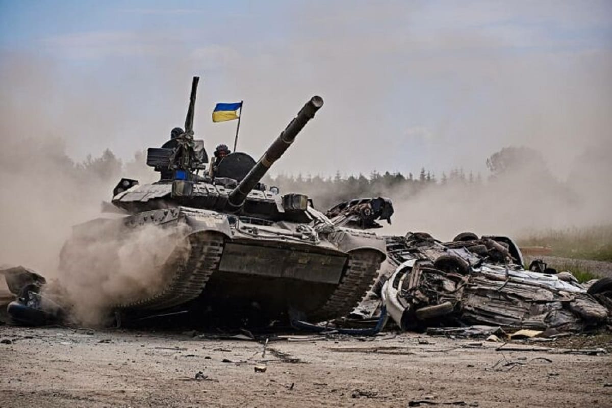 На півдні ЗСУ зруйнували ворожий блок-пост точним пострілом із танка (ВІДЕО)