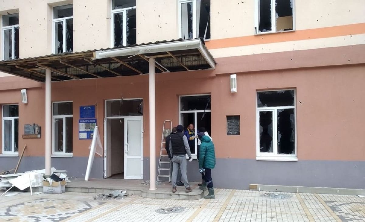 Волонтери SaveHome згуртувалися і відновлюють пошкоджені будівлі на Київщині