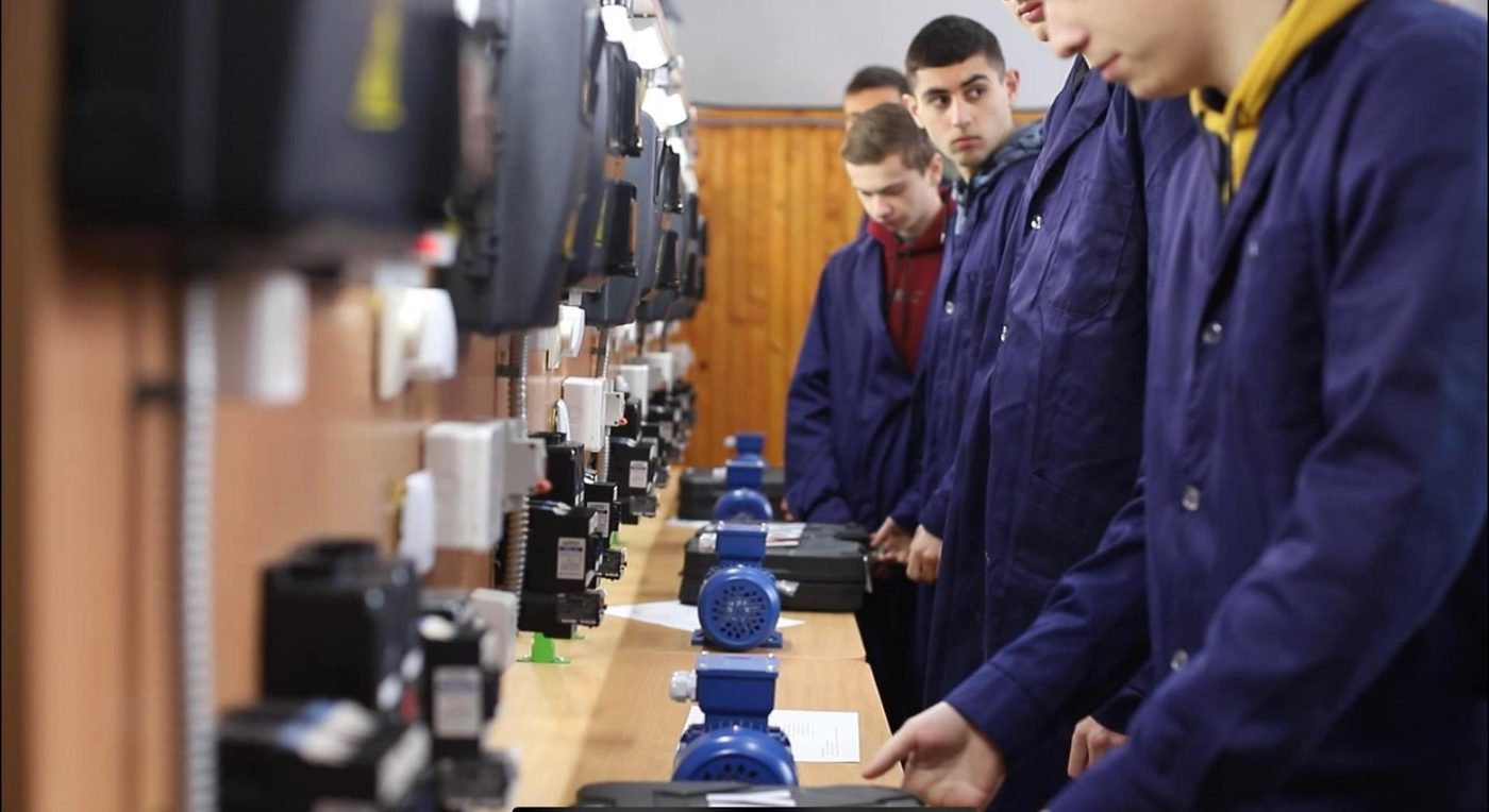 Українцям дозволили безкоштовно здобувати другу профтехосвіту