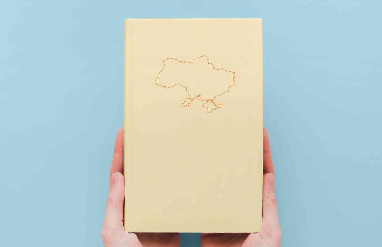 Українські видавництва зібрали майже мільйон книг для дітей-переселенців