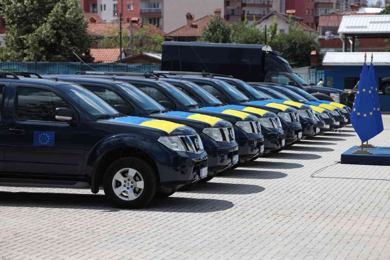 Місія ЄС передала українським прикордонникам 10 авто