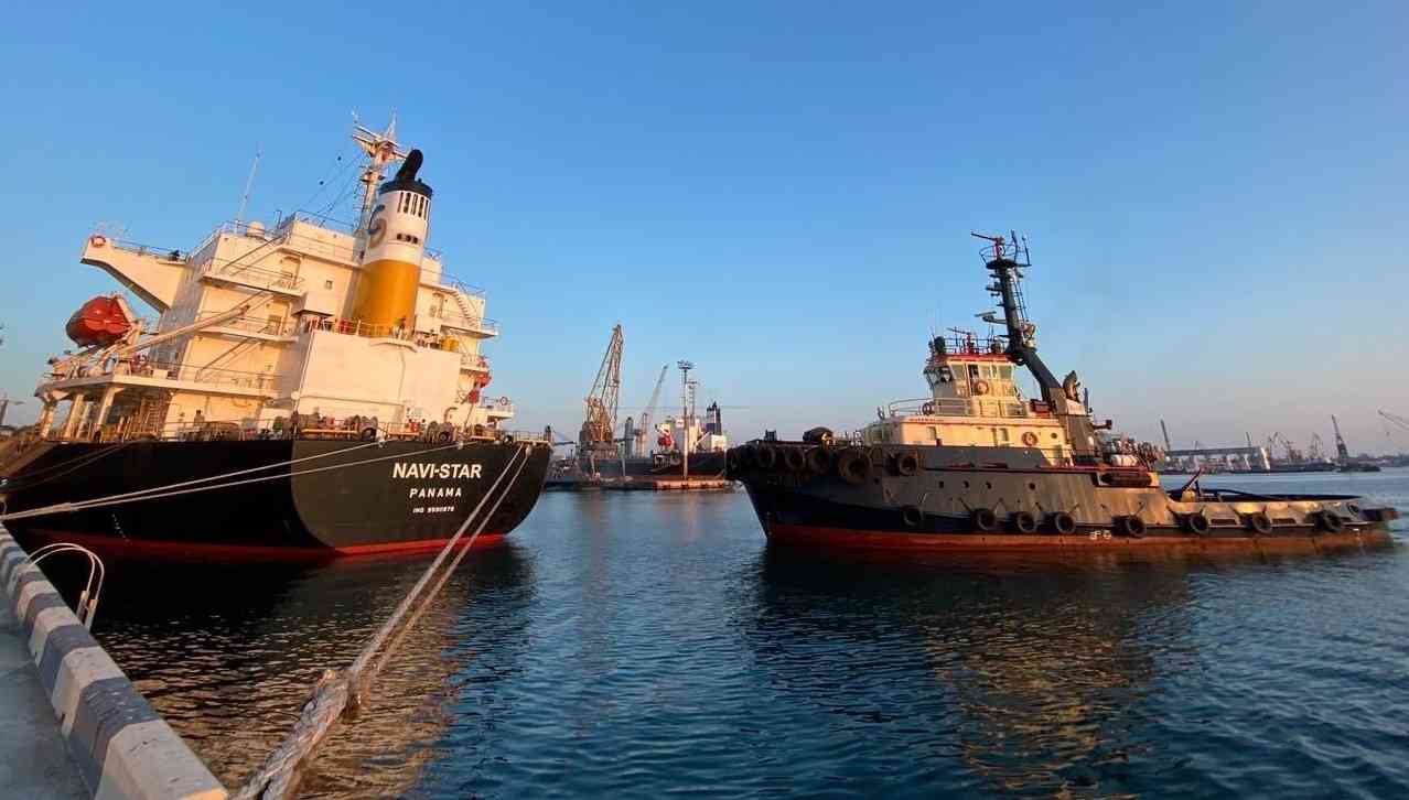 З портів Одеси вирушив караван із трьох українських суден з кукурудзою на борту