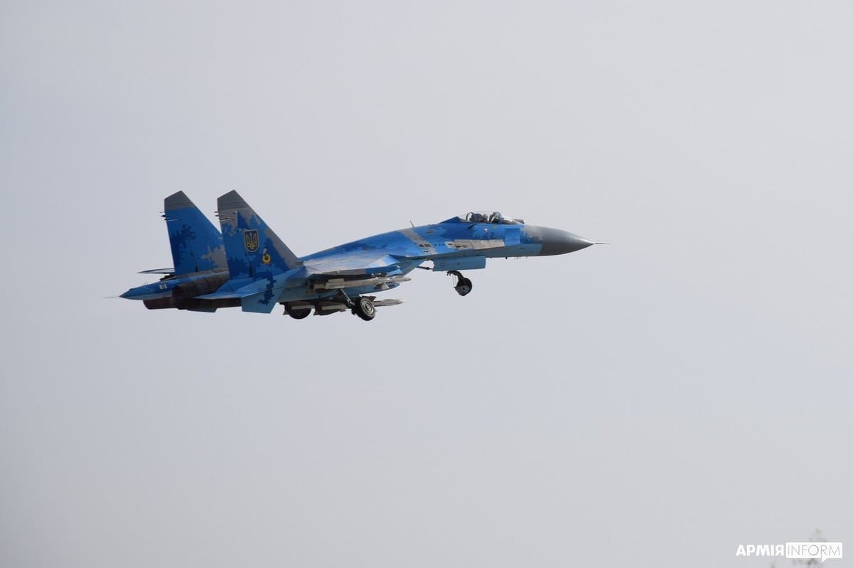 Авіація ЗСУ вдарила по місцях дислокації російської техніки на півдні