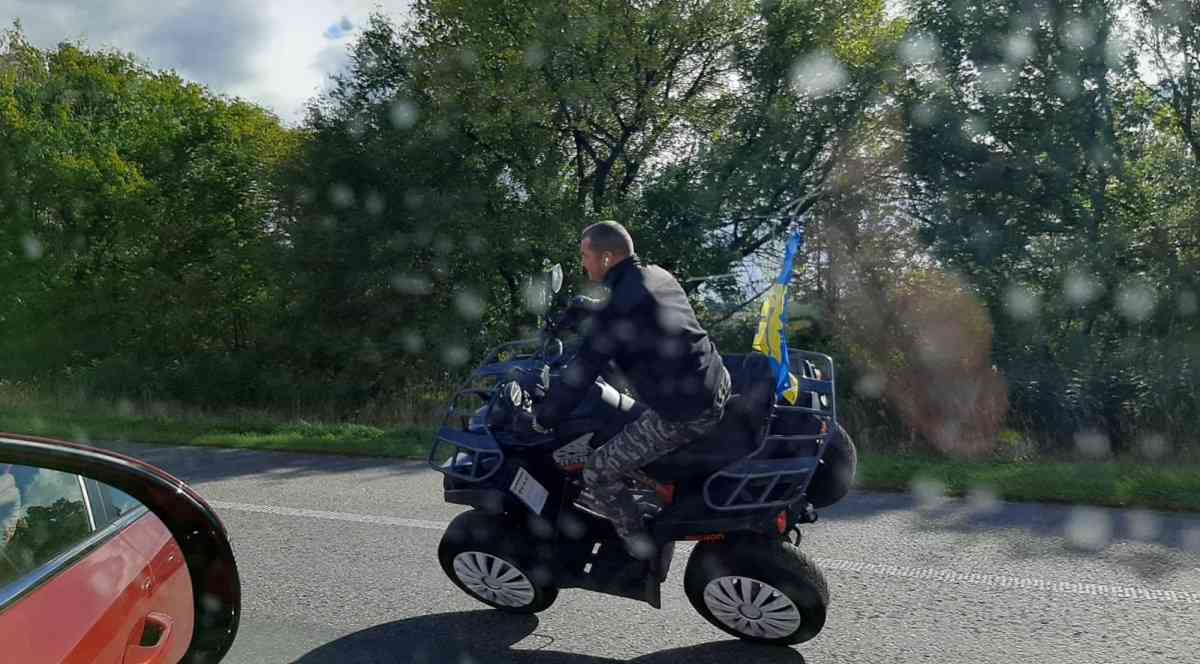 Житель Київщини встановив новий світовий рекорд на квадроциклі (ВІДЕО)