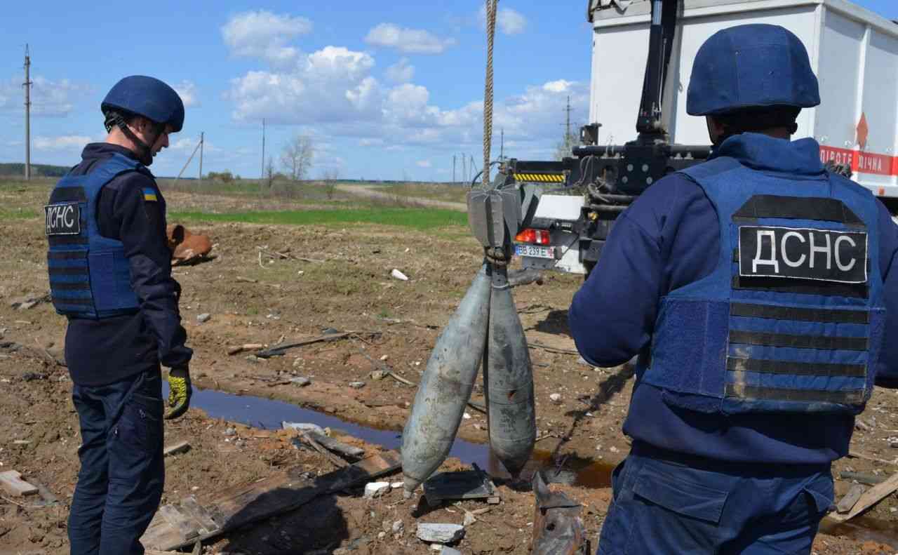Як мешканцям деокупованих громад вберегтися від вибухонебезпечних предметів – інфографіка