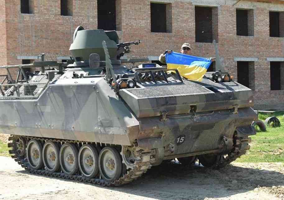 Литва передасть Україні дві партії бронетранспортерів