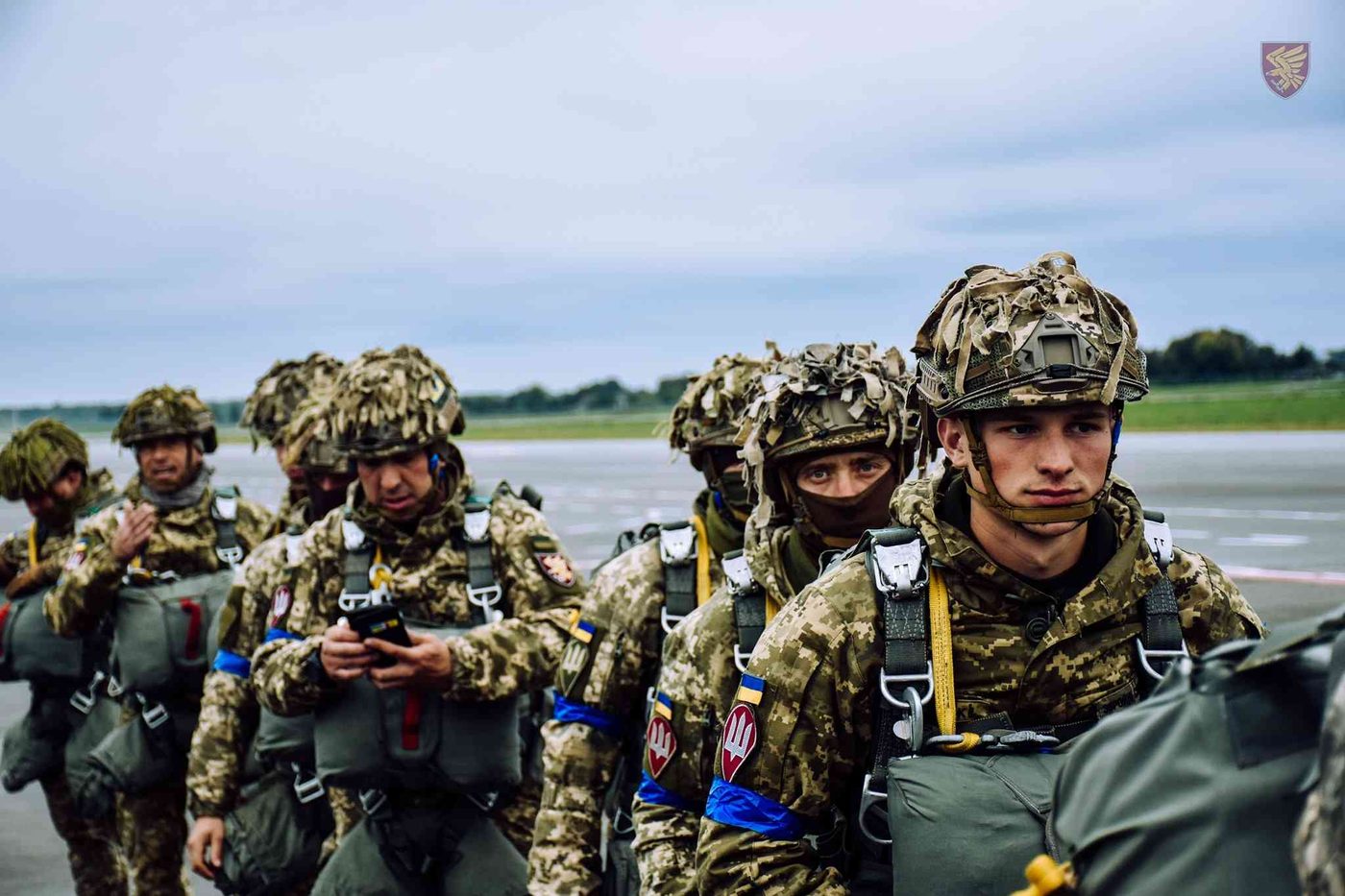 Січеславські десантники за підтримки авіації знищили замасковану бронетехніку окупантів (ВІДЕО)