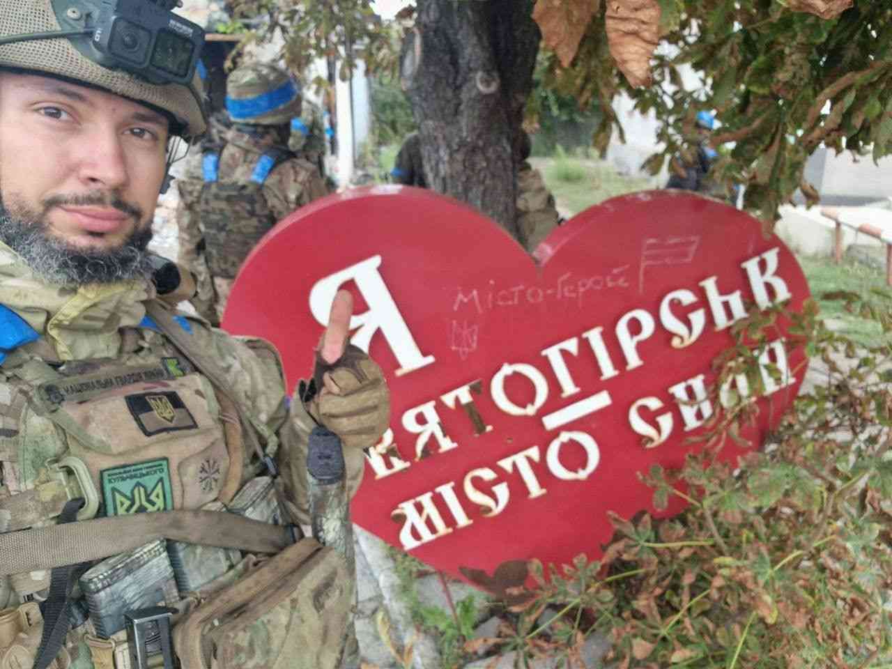 Українські військові зайшли в Святогірськ на Донеччині (ВІДЕО)