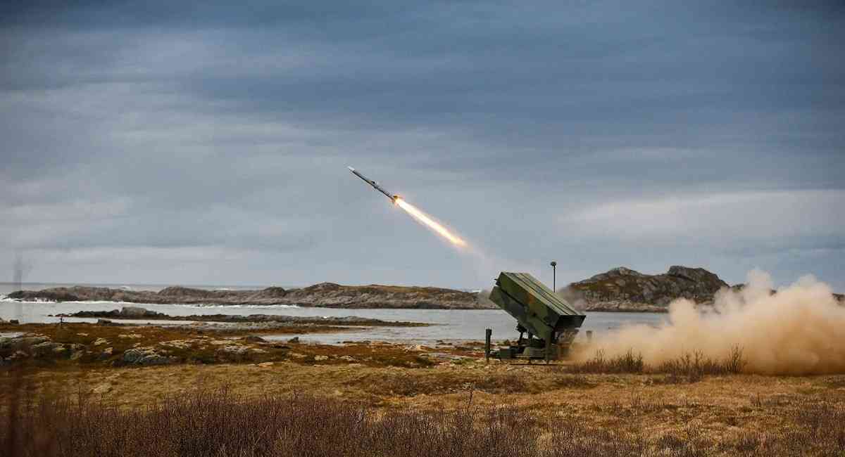 США передадуть Україні дві батареї ЗРК NASAMS