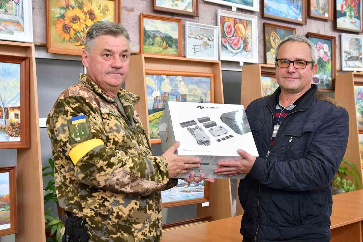 Атомники Рівненської АЕС придбали для військових два безпілотники