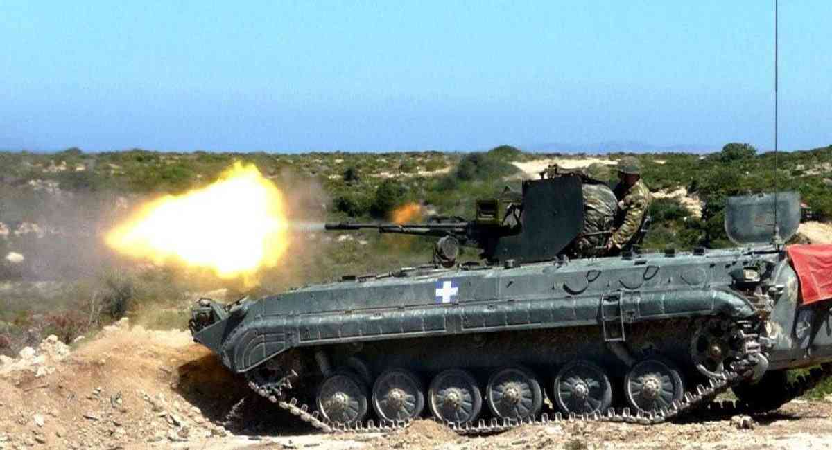 «Незабаром прибудуть до війська». Греція розпочала передачу БМП-1 Україні