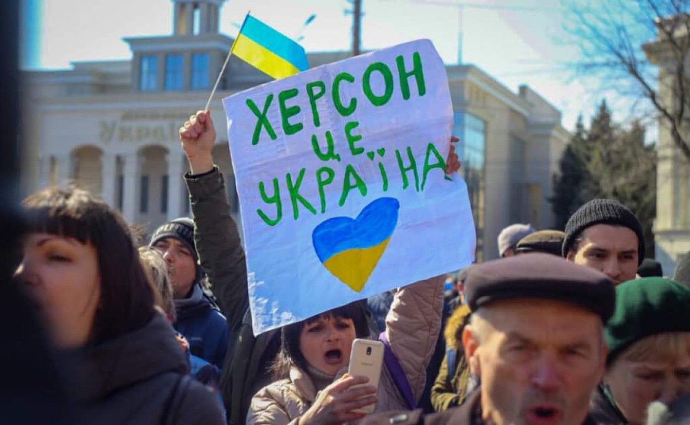 Київ передає Херсону пасажирські автобуси, медобладнання та генератори