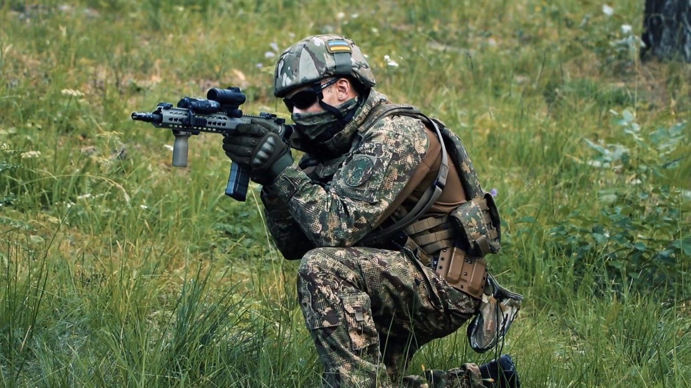 Спецпідпрозділ НГУ знищив російську БМП біля Авдіївки на Донеччині (ВІДЕО)