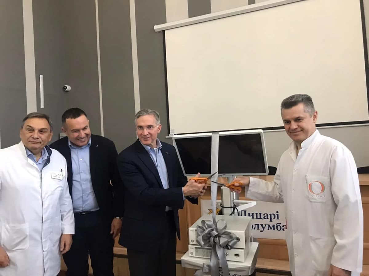 «Лицарі Колумба» передали дитячій лікарні «Охматдит» дороговартісне ендоскопічне обладнання