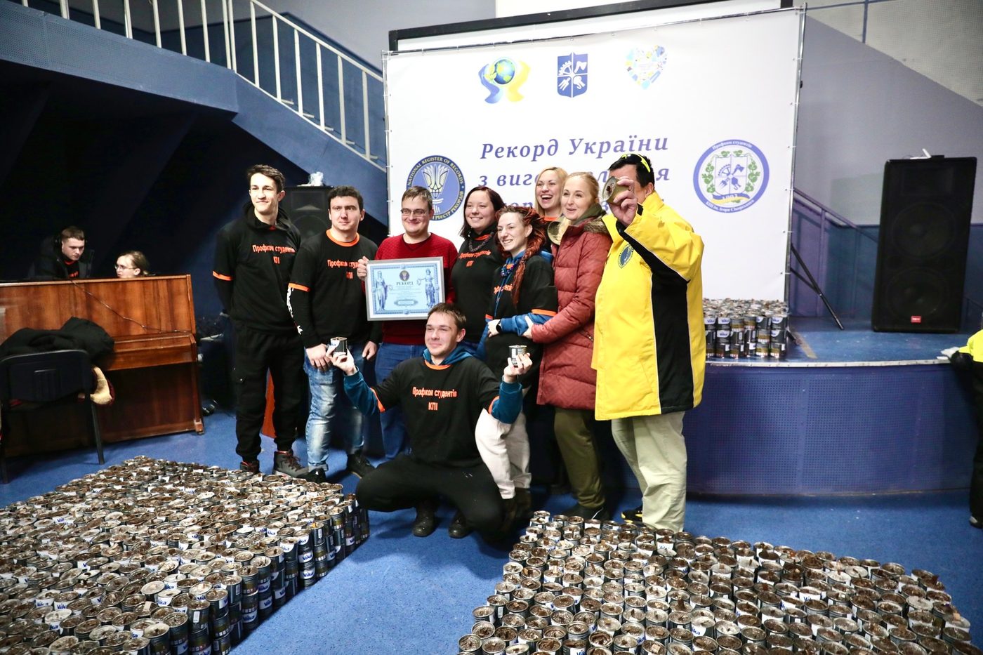 Студенти КПІ ім. Сікорського встановили рекорд України з виготовлення окопних свічок
